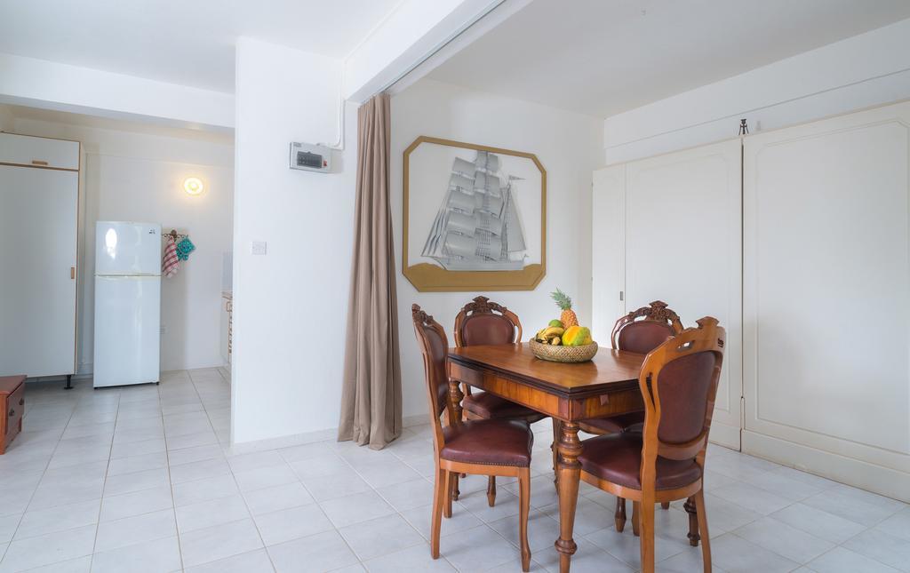 Royal Palm Holiday Apartment Mero Exterior photo